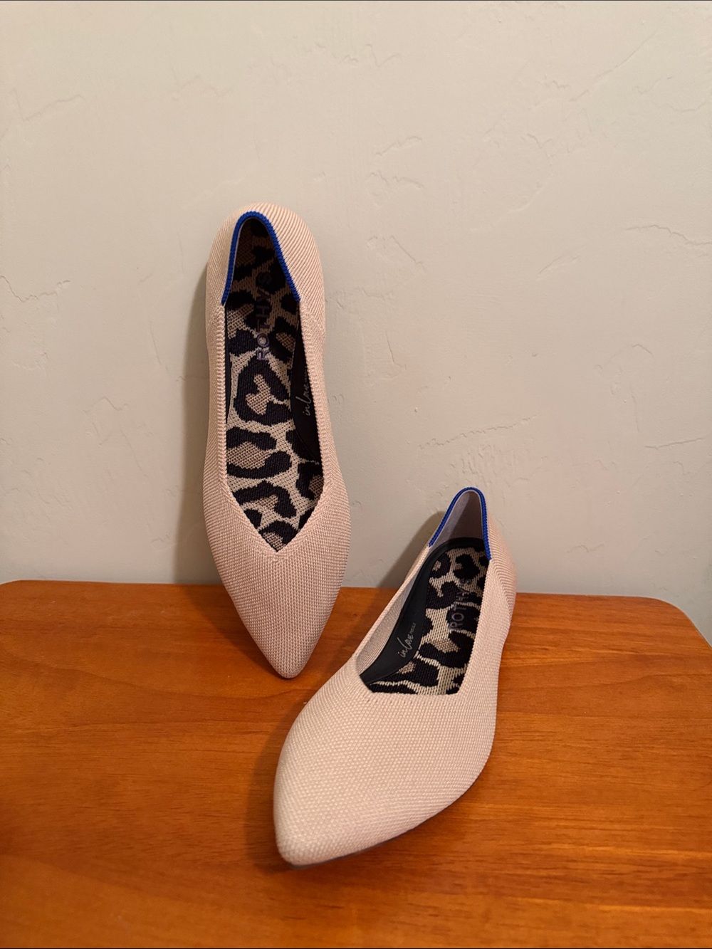 Rothy’s The Point Flats Beige Blue Trim Leopard Insole Women’s Size 8
